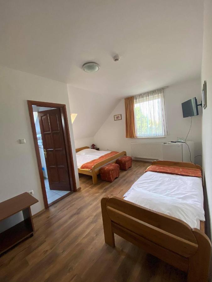 Naphaz Panzio Bed & Breakfast Tiszafured Exterior photo