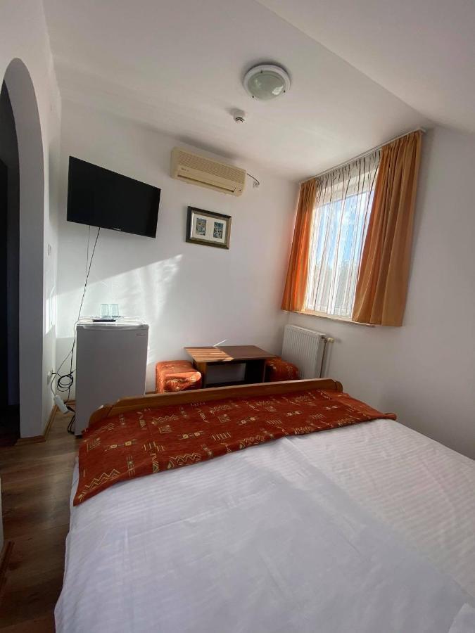 Naphaz Panzio Bed & Breakfast Tiszafured Exterior photo